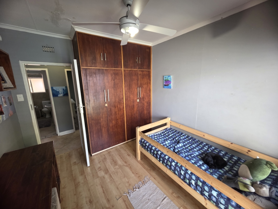 To Let 6 Bedroom Property for Rent in Riebeeckstad Free State